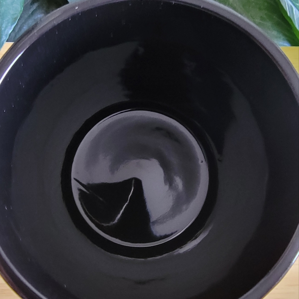 Black and White Floral pattern pottery canister. - Picture 2 of 4